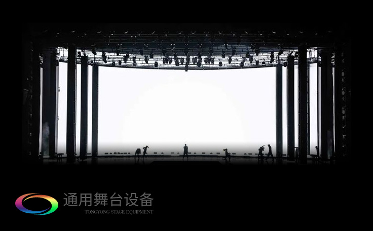 視覺屏幕為主、條狀LED屏幕、燈光設備及舞臺幕布詮釋當下舞臺設計潮流