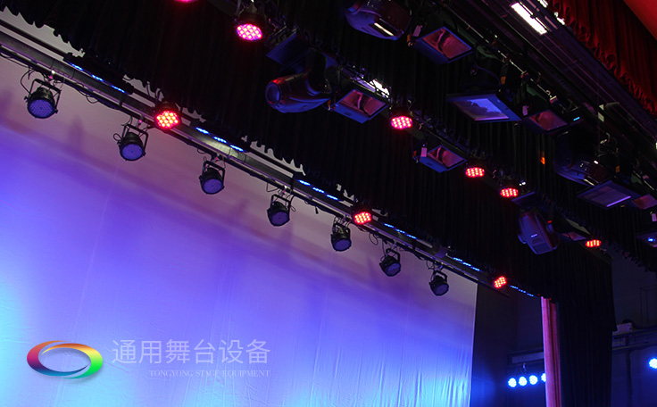 燈光吊桿機(jī)組成(桿體結(jié)構(gòu)、卷揚系統(tǒng)和控制系統(tǒng)等)及相關(guān)參數(shù)
