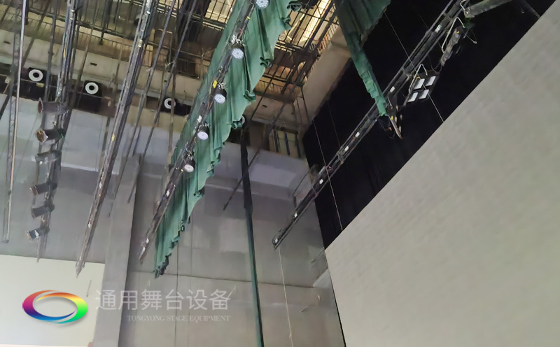 廣西梧州某劇場順利通過項(xiàng)目驗(yàn)收 項(xiàng)目設(shè)計(jì)舞臺(tái)機(jī)械、舞臺(tái)吊桿系統(tǒng)、專業(yè)燈光系統(tǒng)等