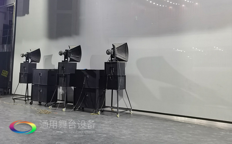 通用舞臺承建：南京曉莊學院報告廳舞臺項目（舞臺音響、舞臺燈光吊桿、幕布...）