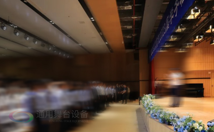 助力漢開書院文化活動高效呈現(xiàn)，彰顯企業(yè)教育場景服務(wù)實(shí)力！南京漢開書院舞臺吊桿、大幕對開項(xiàng)目